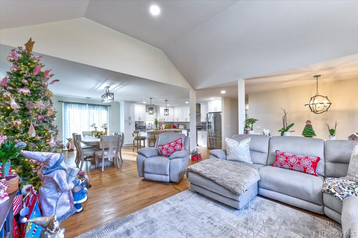 #12 photo, 468 Granny Road, 롱 아일랜드 Medford , NY 11763