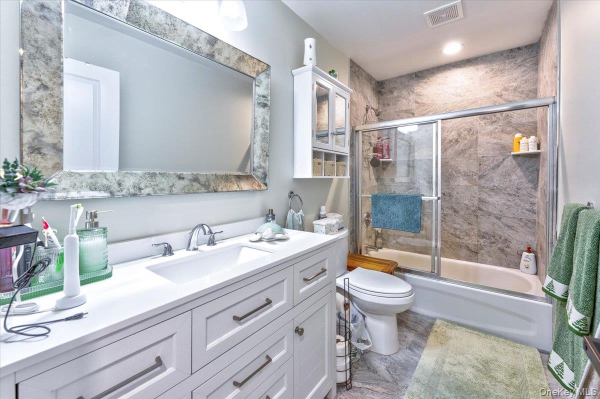 #15 photo, 468 Granny Road, 롱 아일랜드 Medford , NY 11763