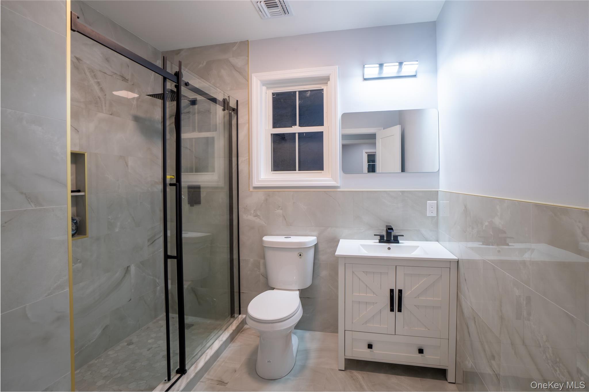 #17 photo, 139 Maple Avenue, Bethpage , NY 11714