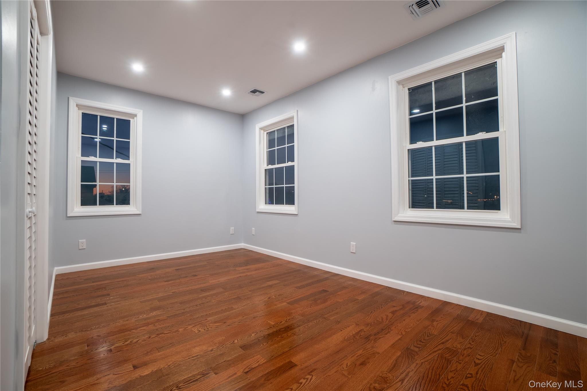 #18 photo, 139 Maple Avenue, Bethpage , NY 11714