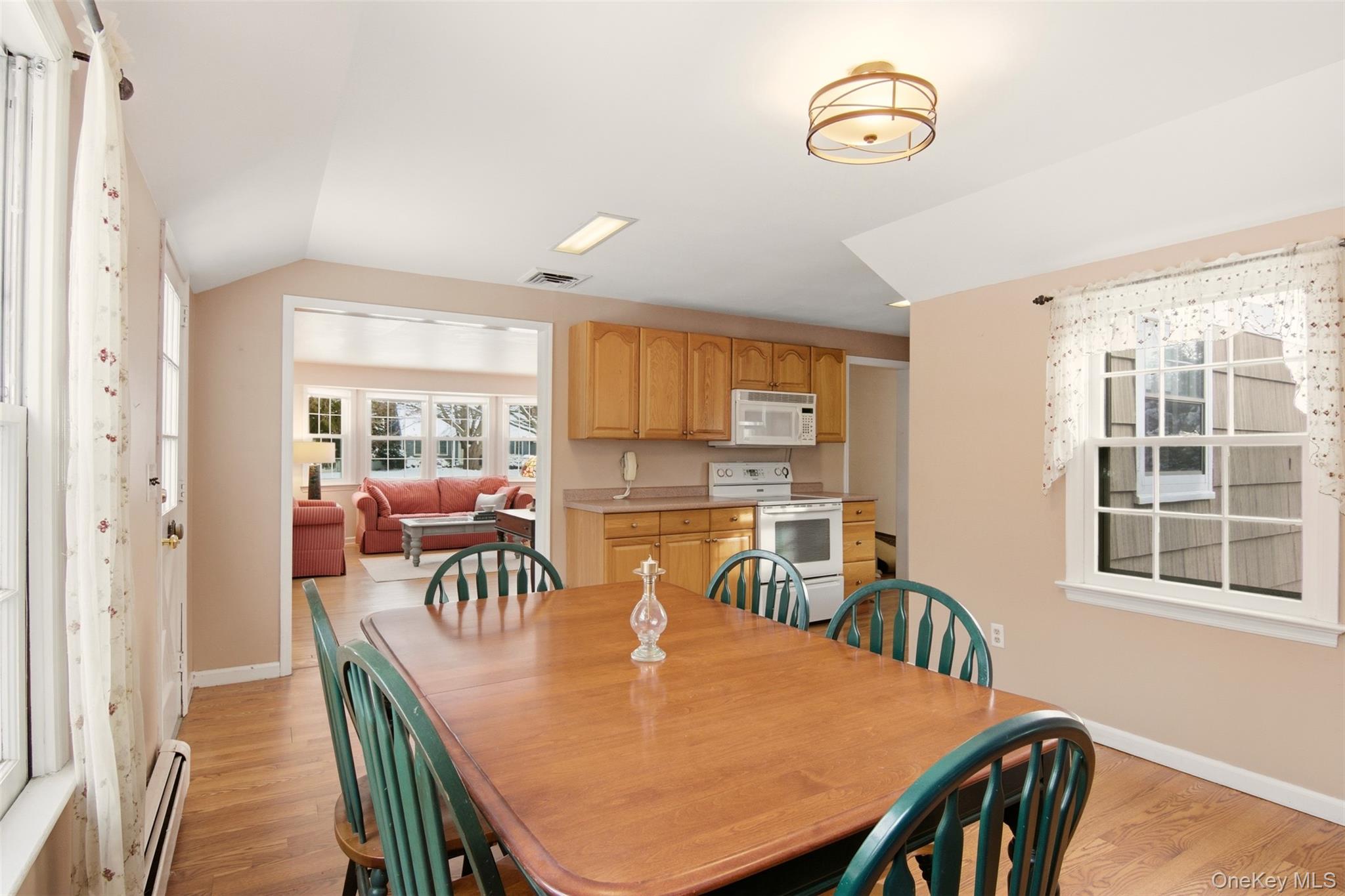 #12 photo, 10 Catalpa Lane, מחוז סאפוק Stony Brook , NY 11790