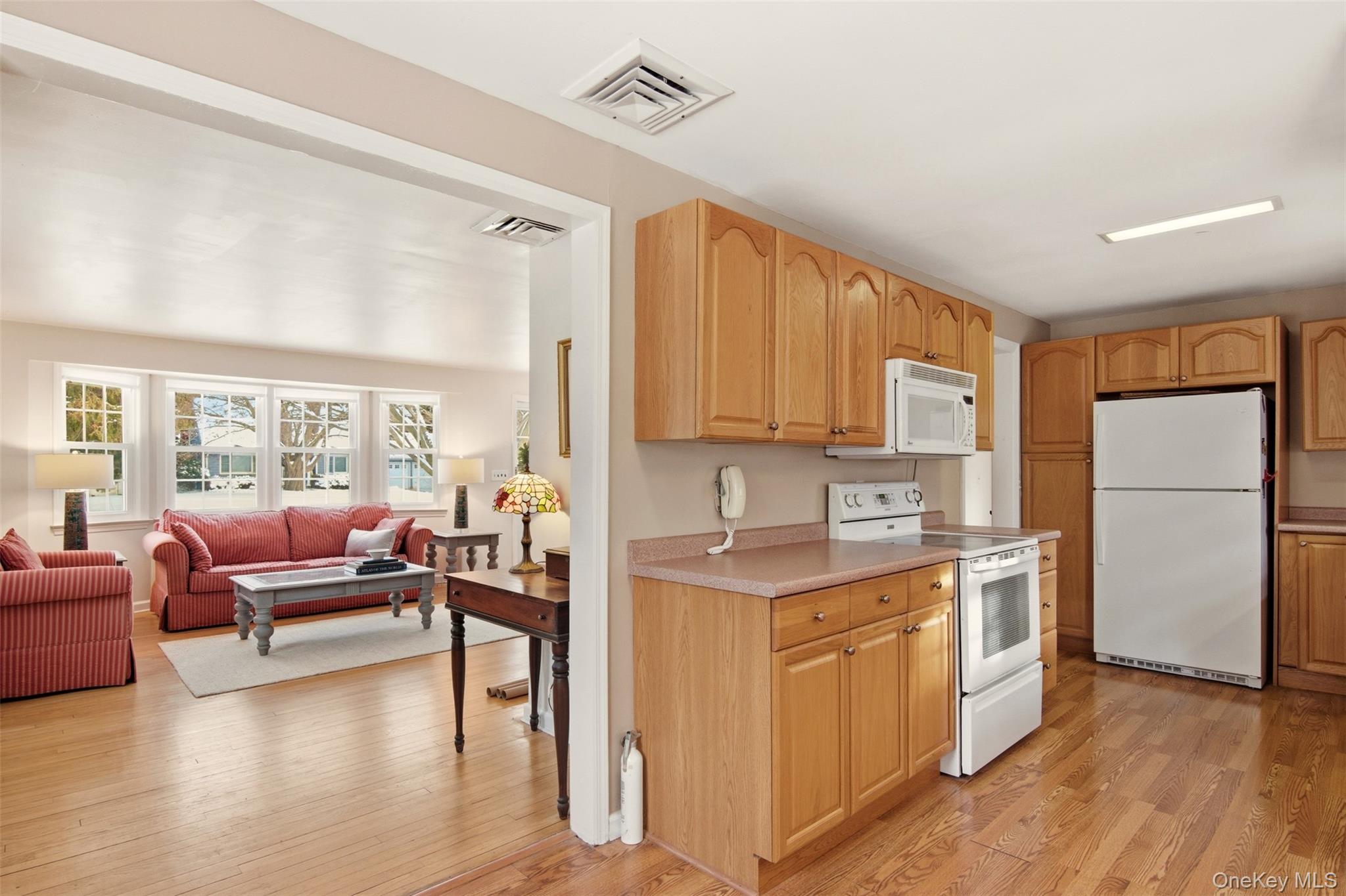 #13 photo, 10 Catalpa Lane, מחוז סאפוק Stony Brook , NY 11790