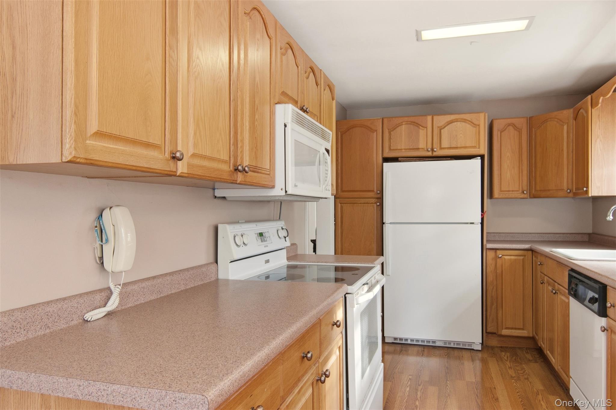 #14 photo, 10 Catalpa Lane, מחוז סאפוק Stony Brook , NY 11790