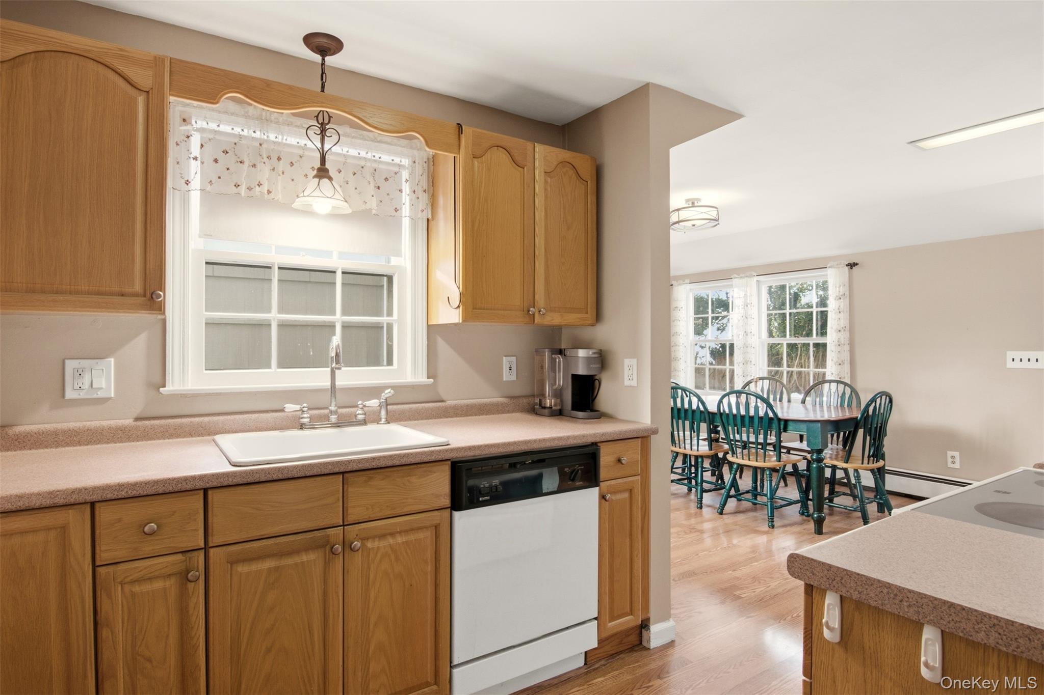 #15 photo, 10 Catalpa Lane, מחוז סאפוק Stony Brook , NY 11790