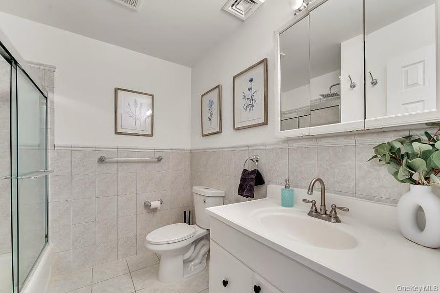 #12 photo, 33 E Potter Lane, Halesite , NY 11743