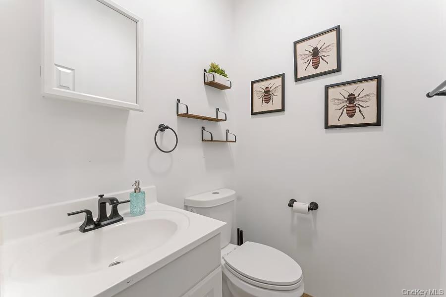 #14 photo, 33 E Potter Lane, Halesite , NY 11743