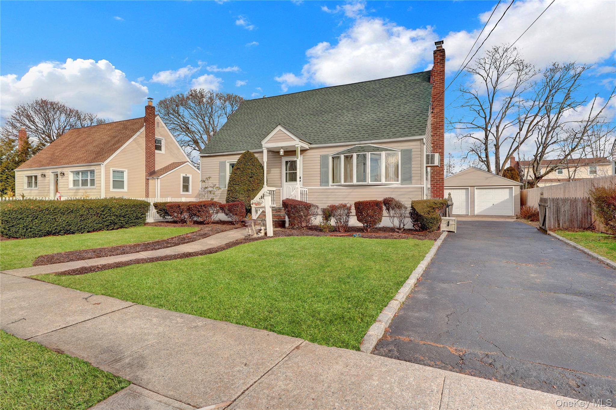 #4 photo, 2217 7th Street, नासाउ काउंटी East Meadow , NY 11554