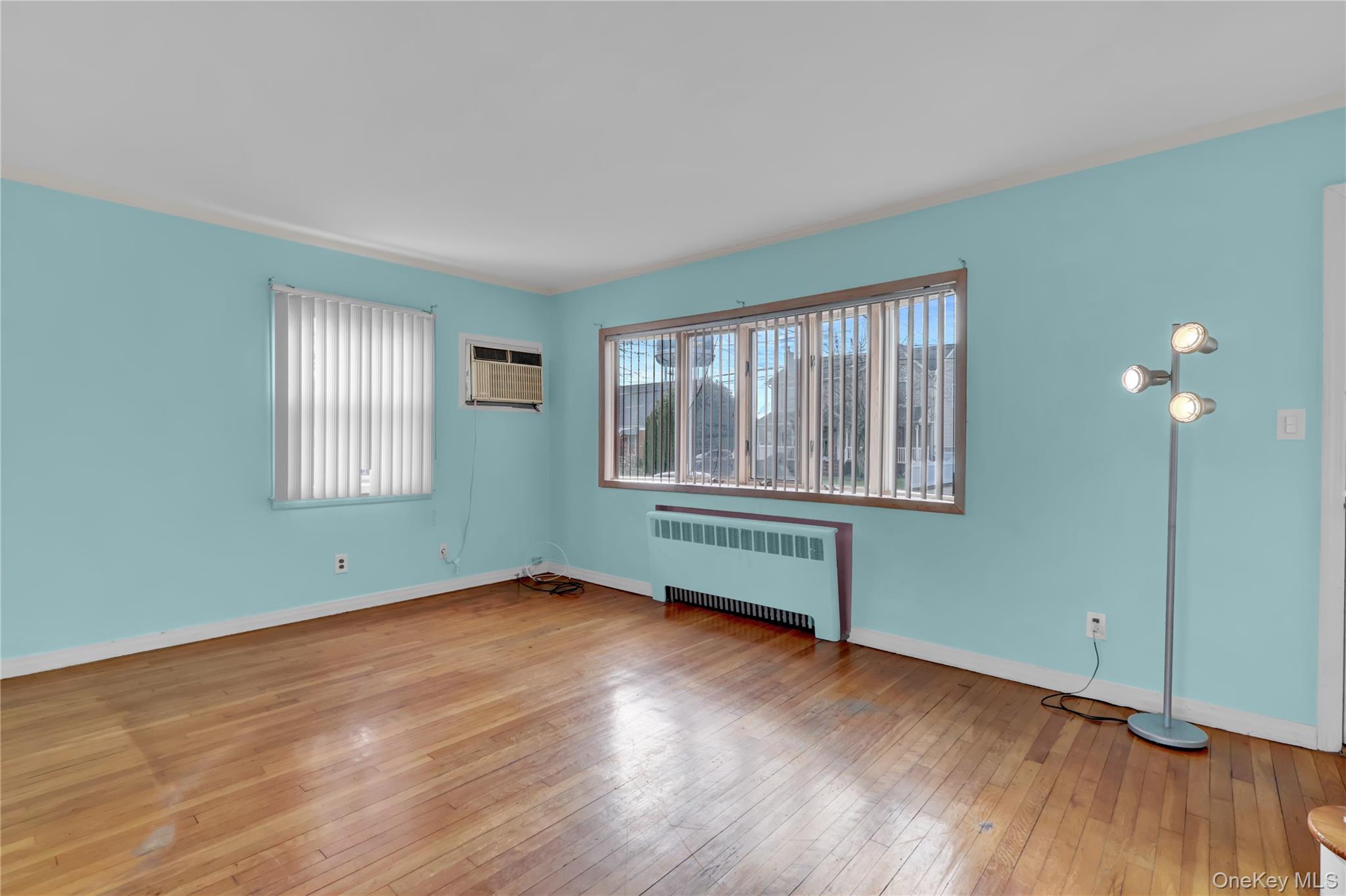 #7 photo, 2217 7th Street, नासाउ काउंटी East Meadow , NY 11554