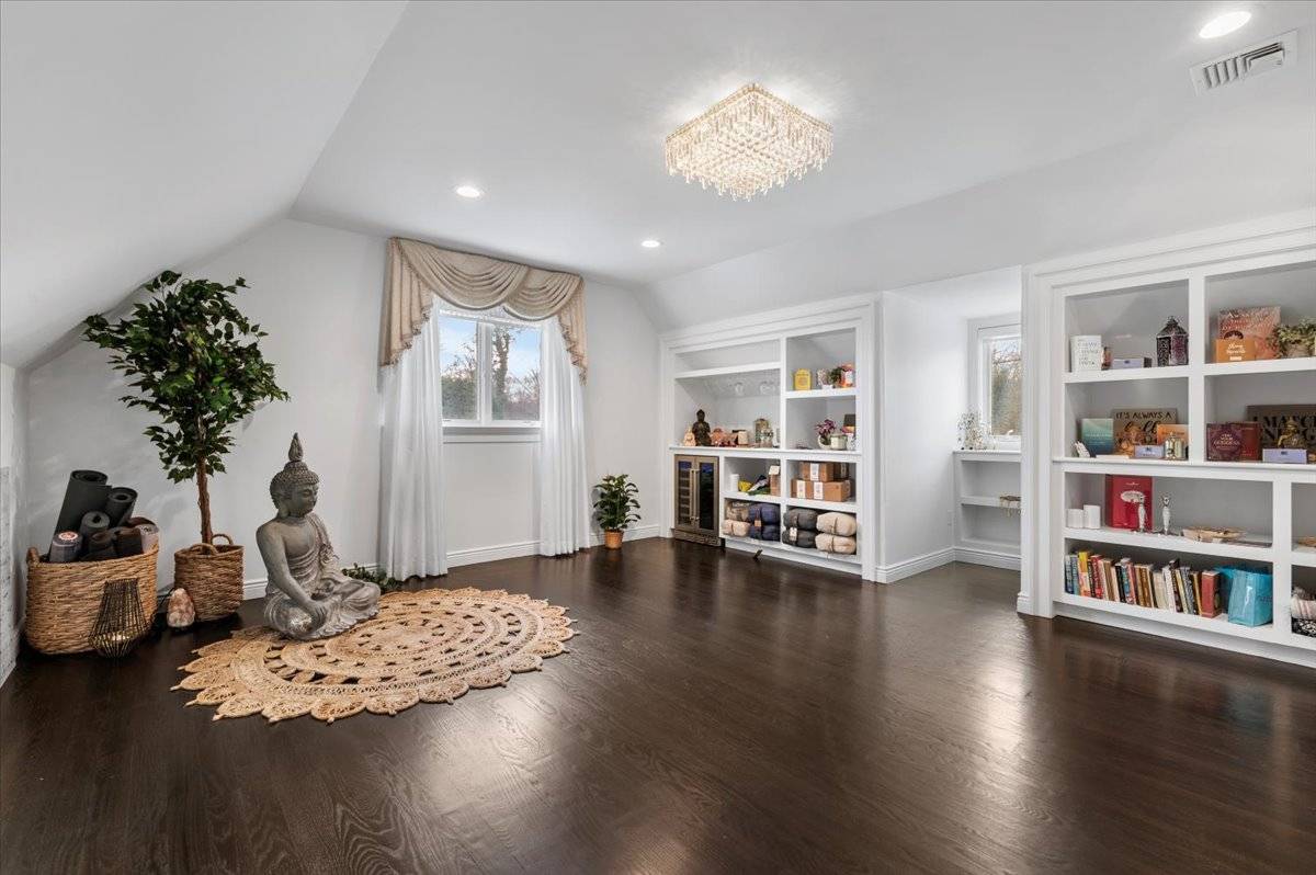 #39 photo, 19 WEST TIANA RD, Hampton Bays , NY 11946