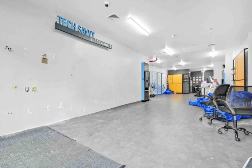 #10 photo, 5652 Myrtle Avenue, Ridgewood , NY 11385