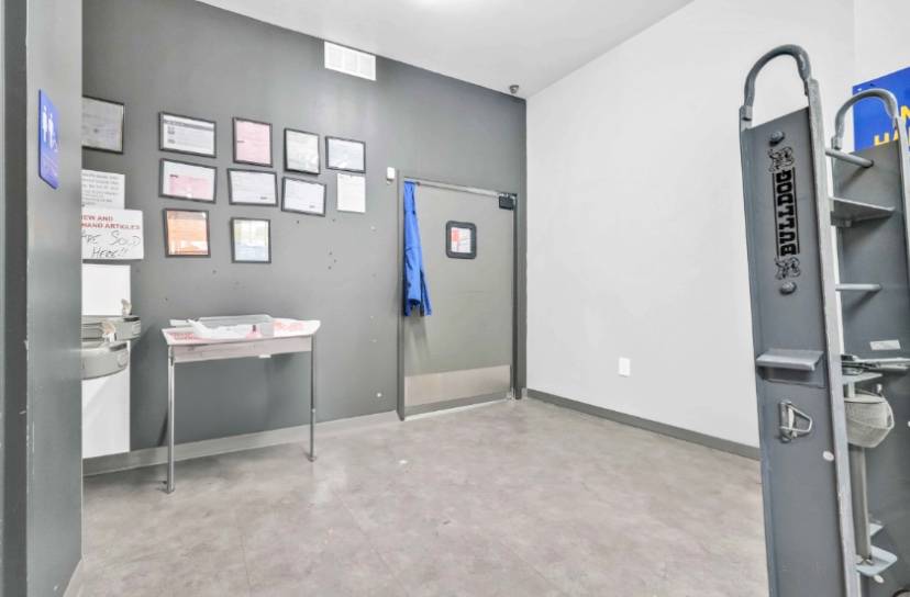 #5 photo, 5652 Myrtle Avenue, Ridgewood , NY 11385