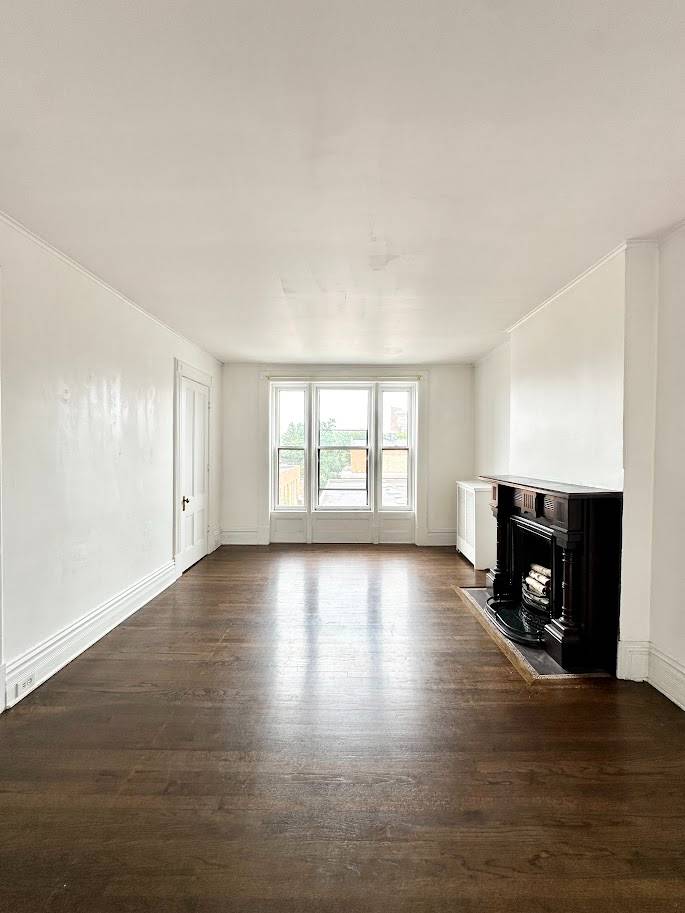 #4 photo, 108 4th Street, #Floor 2, Troy , NY 12180