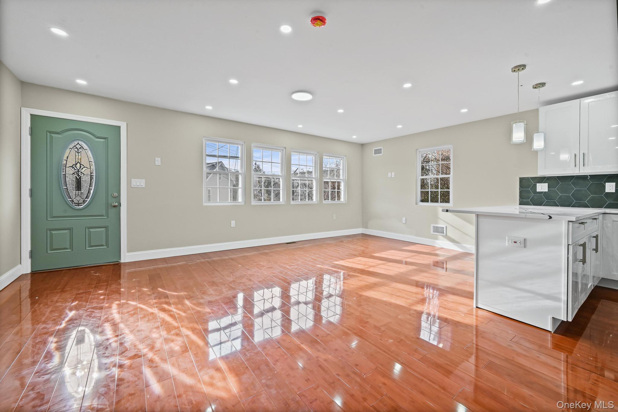 #4 photo, 178-42 146th Terrace, 皇后区 牙买加 Springfield Gardens , NY 11434