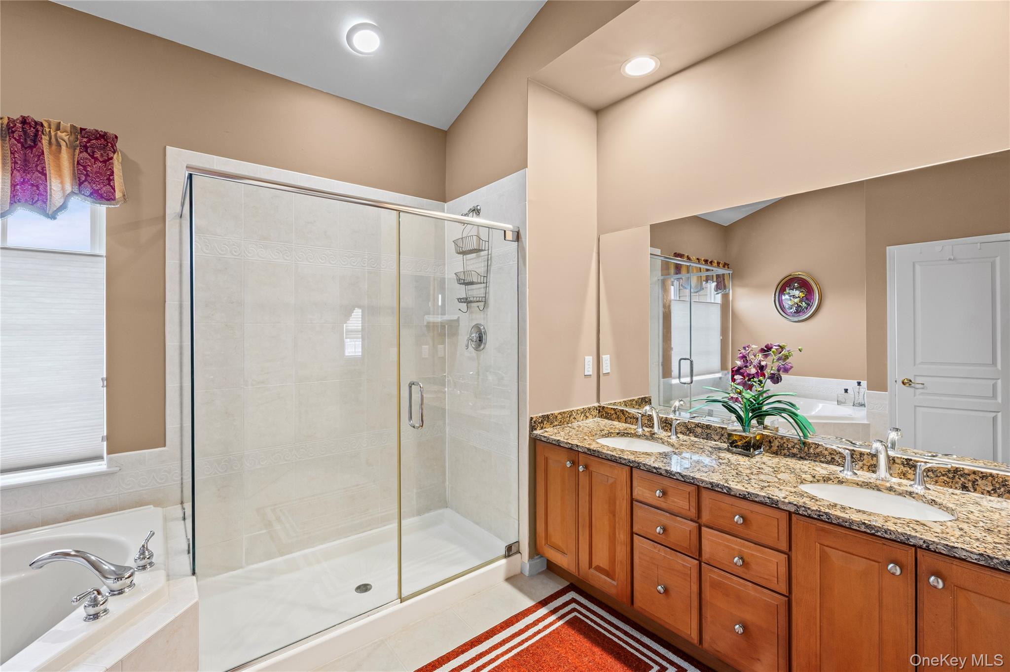 #19 photo, 4 Avolet Court, מחוז סאפוק Mount Sinai , NY 11766