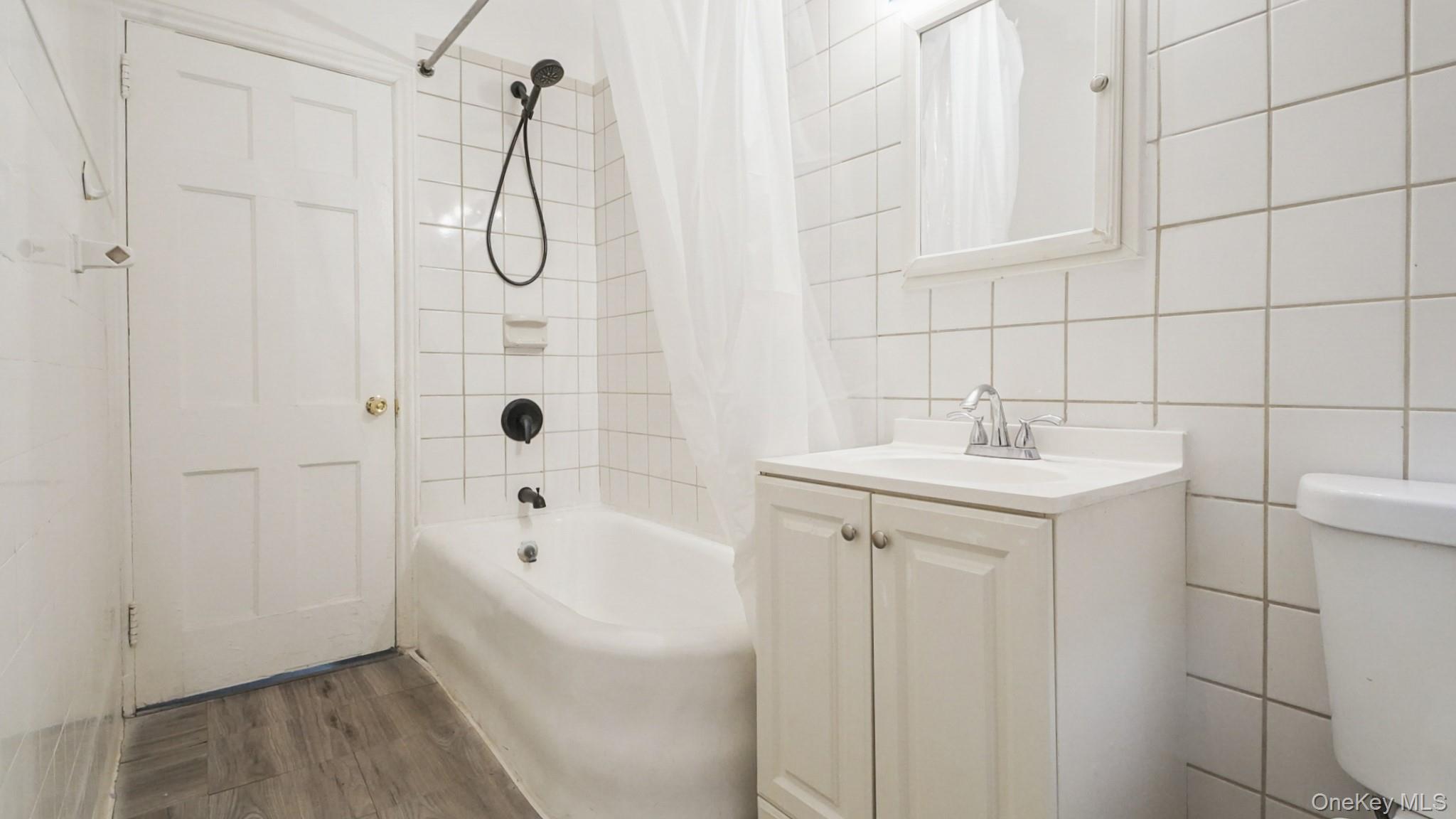 #9 photo, 252 S 10th Avenue, 뉴욕주 Mount Vernon , NY 10550