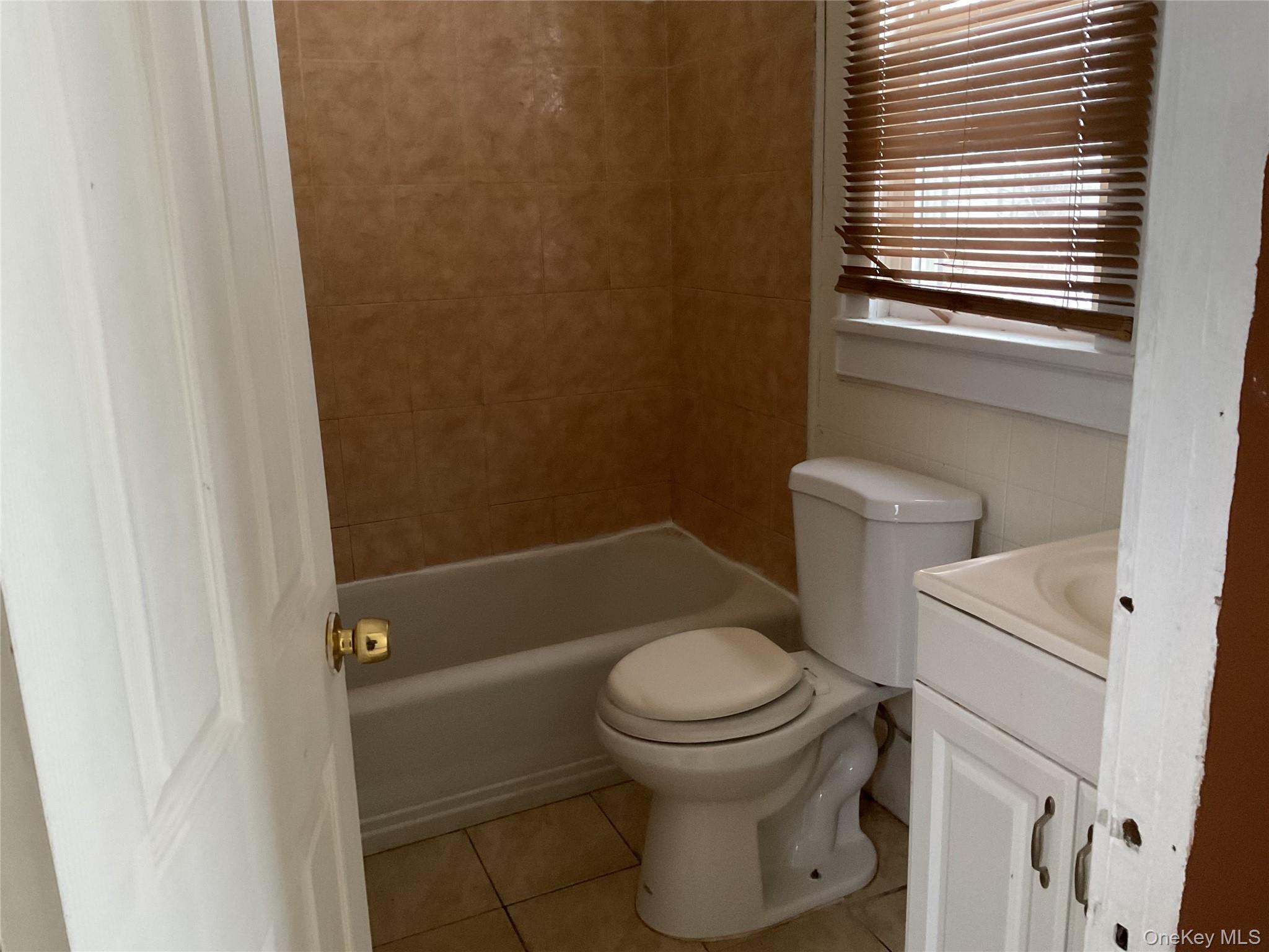 #8 photo, 76 Lawrwnce Avenue, New Windsor , NY 12553