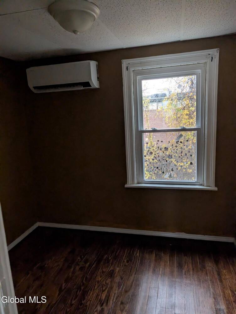 #5 photo, 318 27th Street, #Unit 2, Colonie , NY 12189