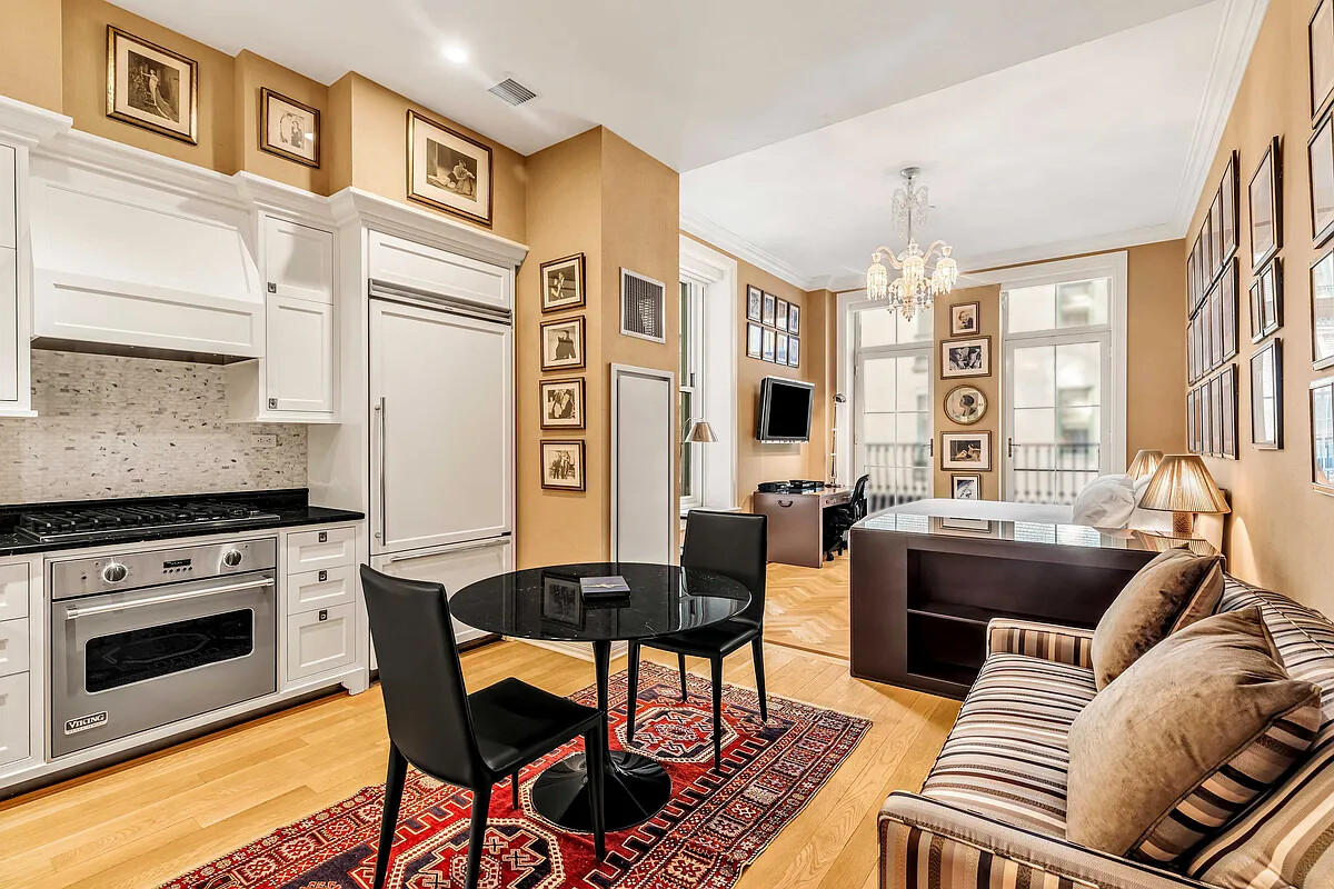 #1 photo, 1 CENTRAL Park S, مانهاتن Central Park South , NY 10019