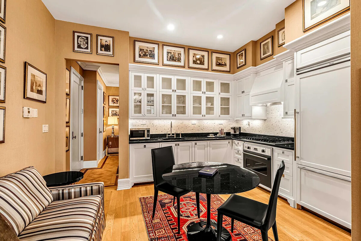 #5 photo, 1 CENTRAL Park S, مانهاتن Central Park South , NY 10019