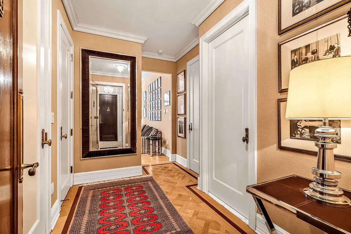 #7 photo, 1 CENTRAL Park S, مانهاتن Central Park South , NY 10019