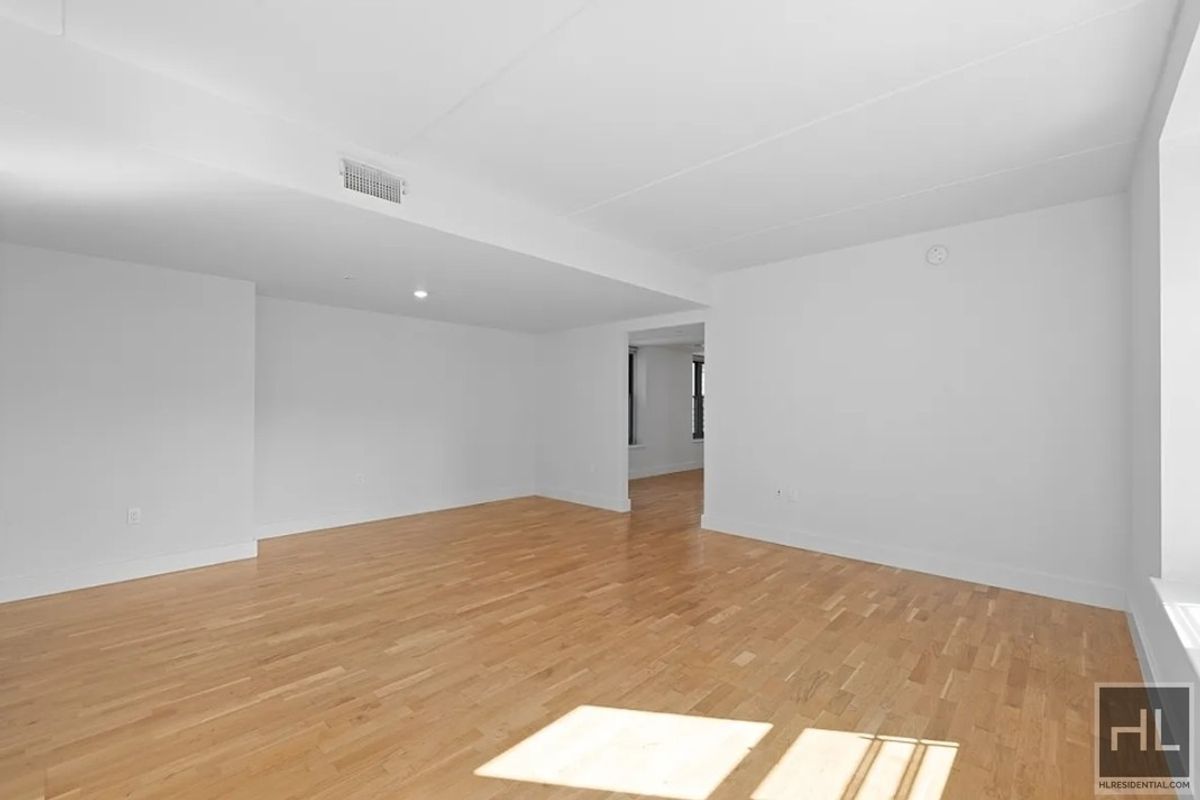 #7 photo, 310 Clarkson Avenue, 브루클린 Prospect Lefferts Gardens , NY 11226