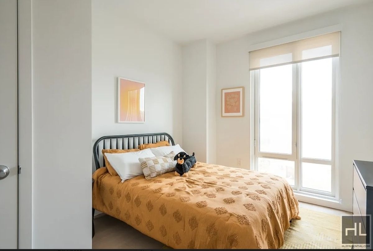 #10 photo, 975 Nostrand Avenue, 브루클린 Crown Heights , NY 11225