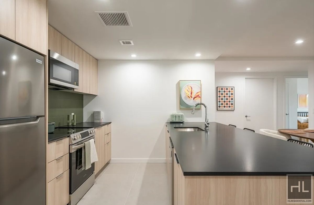 #5 photo, 975 Nostrand Avenue, 브루클린 Crown Heights , NY 11225