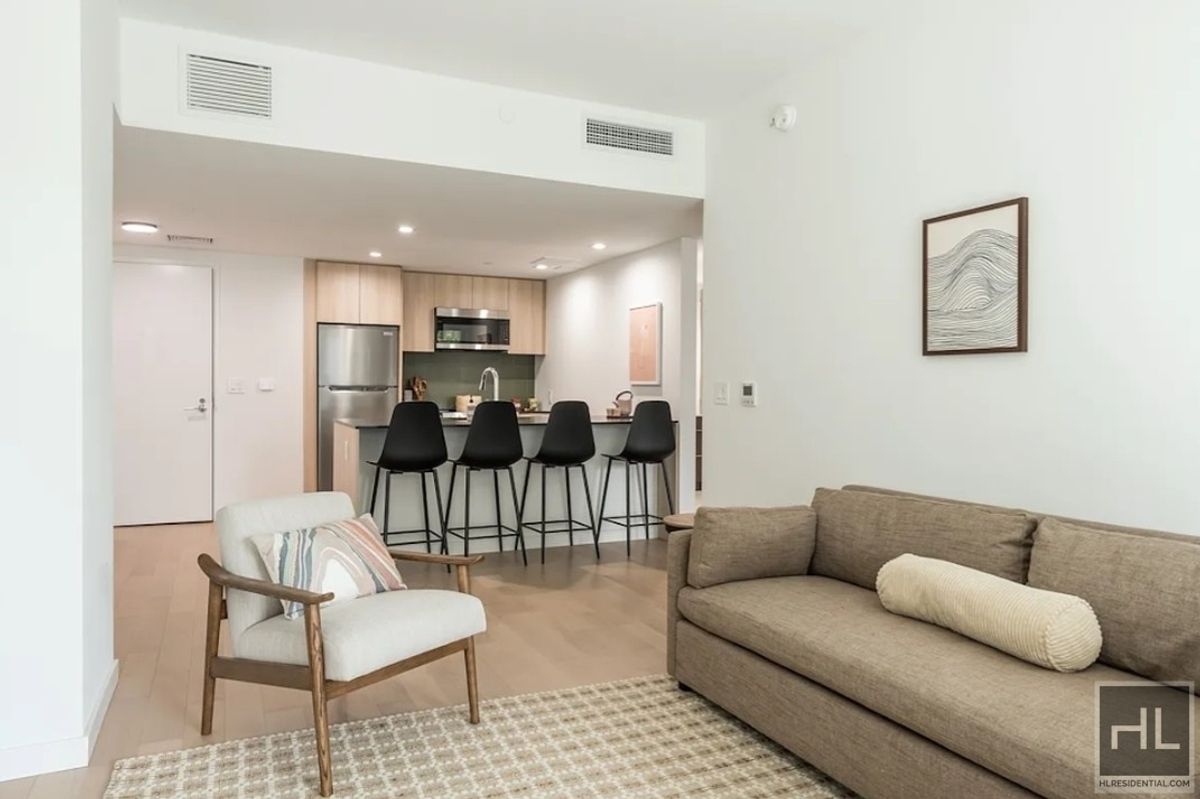 #6 photo, 975 Nostrand Avenue, 브루클린 Crown Heights , NY 11225