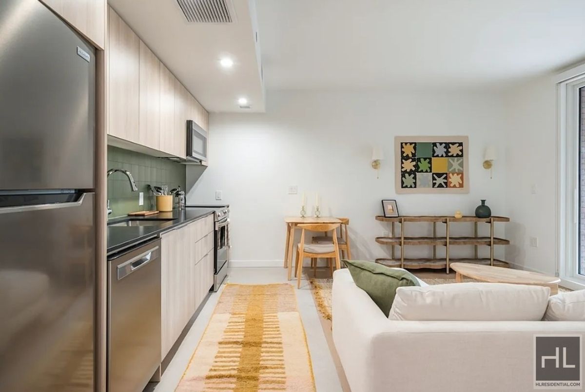 #1 photo, 975 Nostrand Avenue, 브루클린 Crown Heights , NY 11225