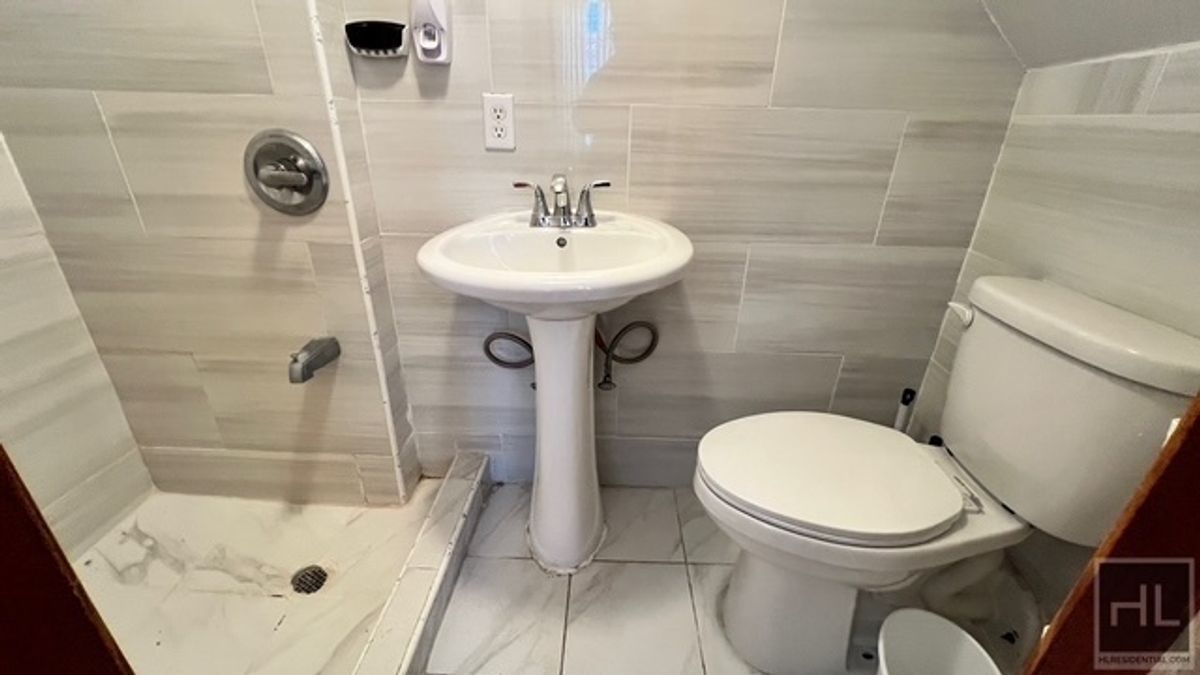 #9 photo, 687 E 46th Street, ब्रुकलीन East Flatbush , NY 11203