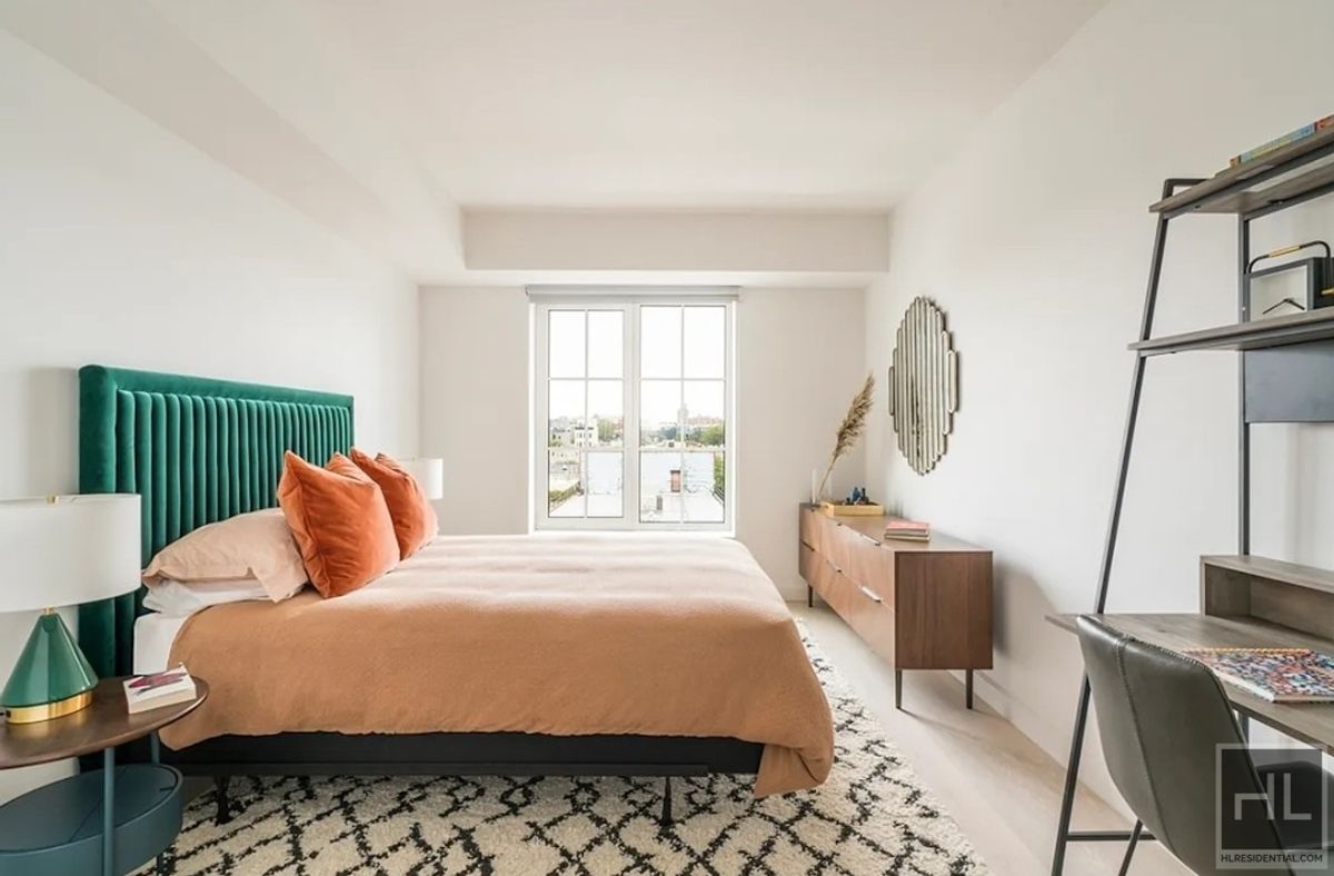 #2 photo, 310 Clarkson Avenue, 브루클린 Prospect Lefferts Gardens , NY 11226