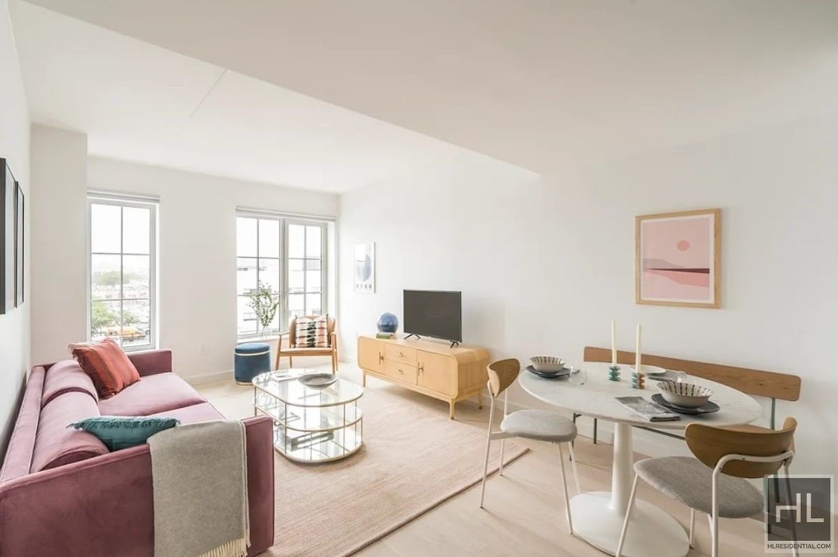 #3 photo, 310 Clarkson Avenue, 브루클린 Prospect Lefferts Gardens , NY 11226