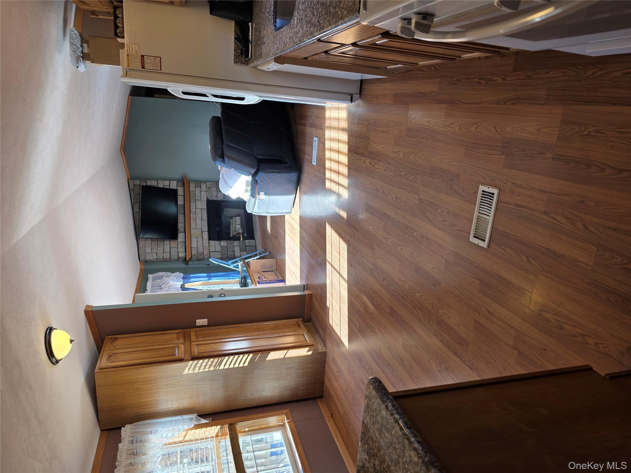 #3 photo, 8 Greenrose Drive, Marlboro , NY 12542