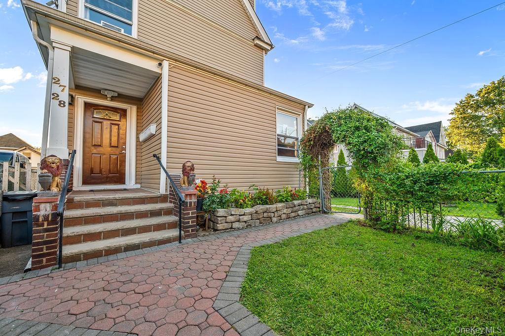 #10 photo, 27-28 Humphreys Street, Куинс ‖ East Elmhurst , NY 11369