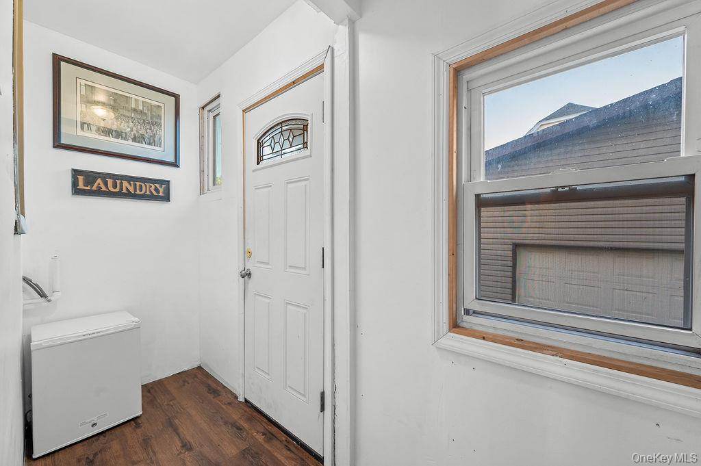 #16 photo, 27-28 Humphreys Street, Куинс ‖ East Elmhurst , NY 11369