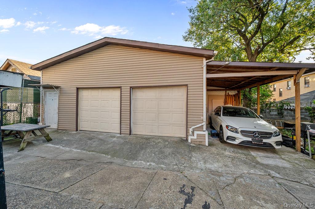 #8 photo, 27-28 Humphreys Street, Куинс ‖ East Elmhurst , NY 11369