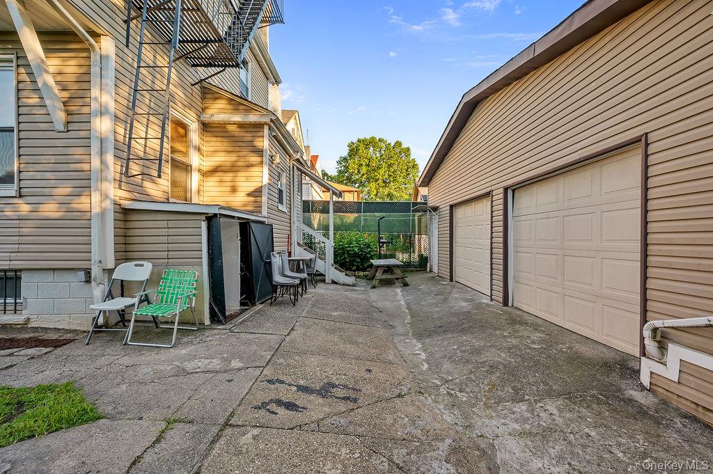 #9 photo, 27-28 Humphreys Street, Куинс ‖ East Elmhurst , NY 11369