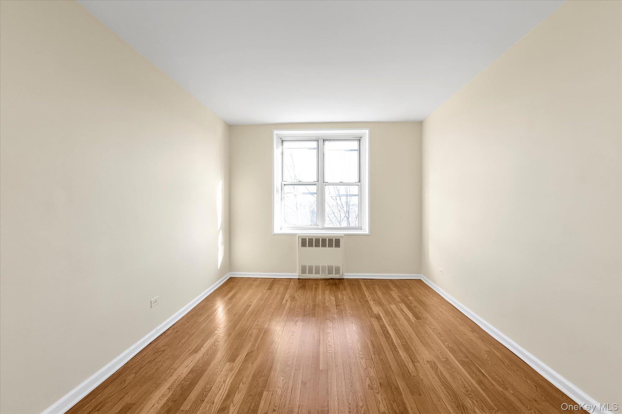 #13 photo, 209-80 18 Avenue, Bayside , NY 11360