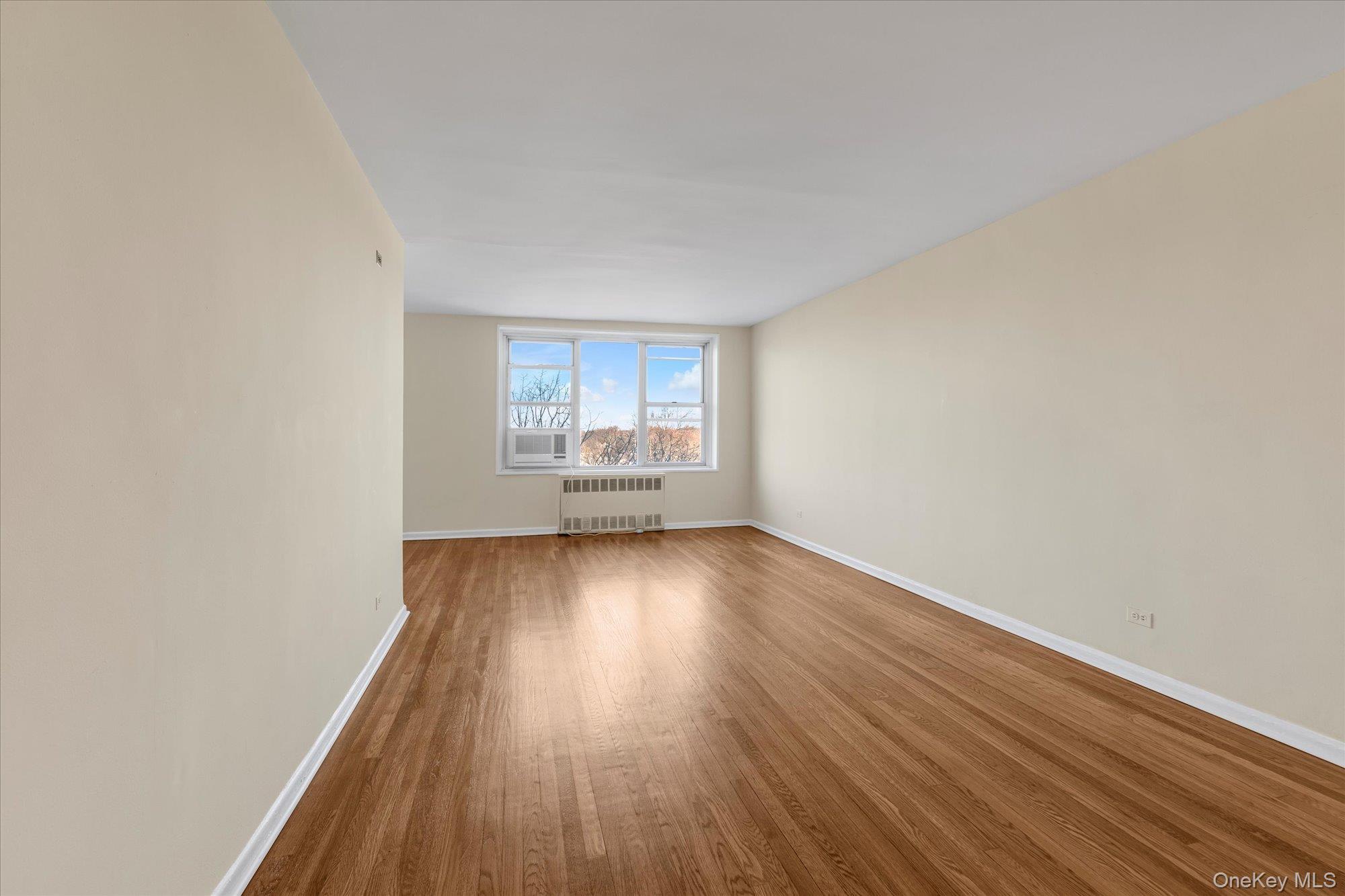 #2 photo, 209-80 18 Avenue, Bayside , NY 11360