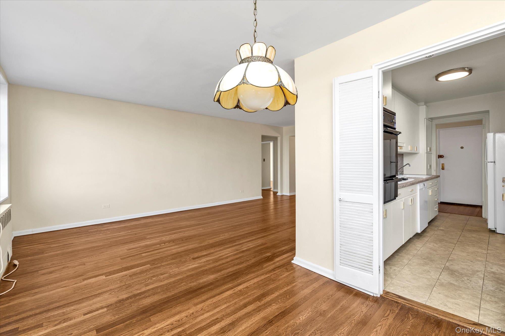 #4 photo, 209-80 18 Avenue, Bayside , NY 11360