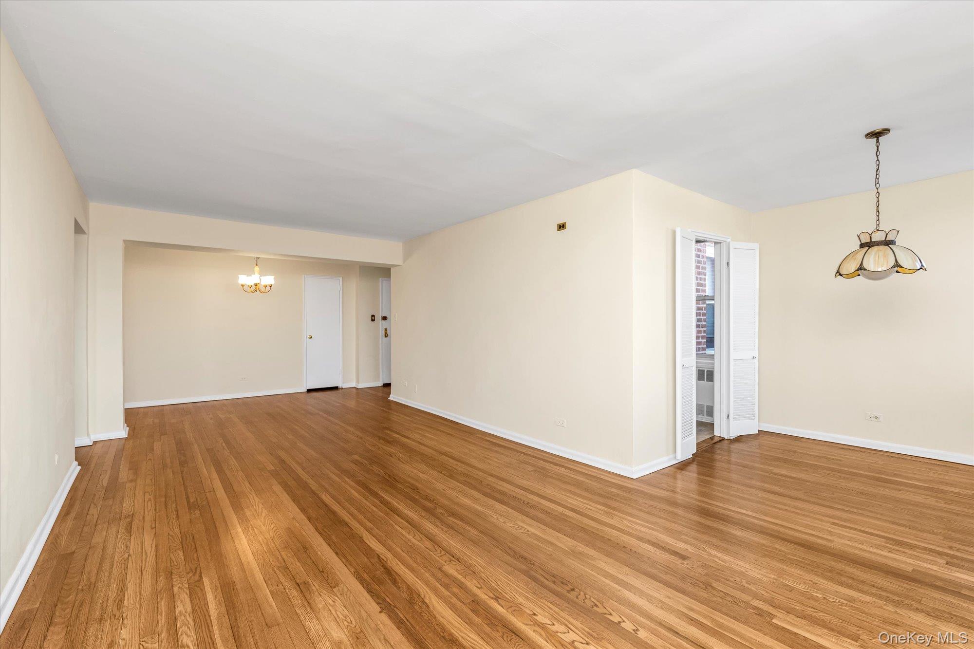 #5 photo, 209-80 18 Avenue, Bayside , NY 11360