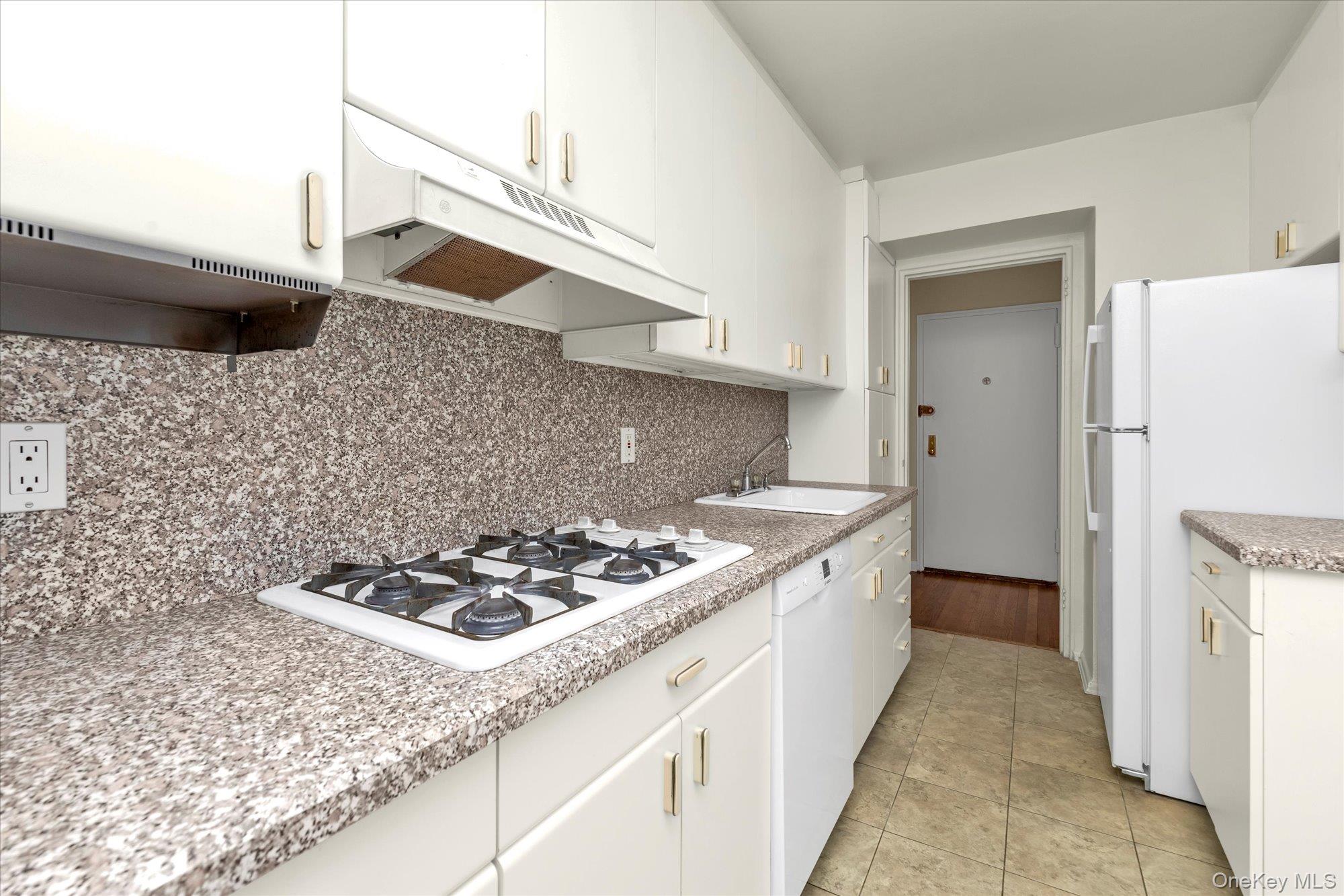 #7 photo, 209-80 18 Avenue, Bayside , NY 11360