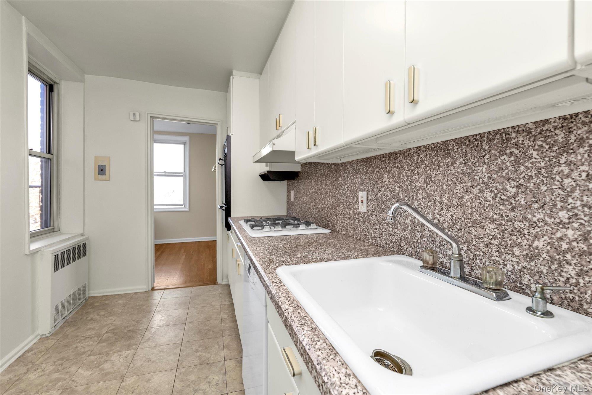 #8 photo, 209-80 18 Avenue, Bayside , NY 11360