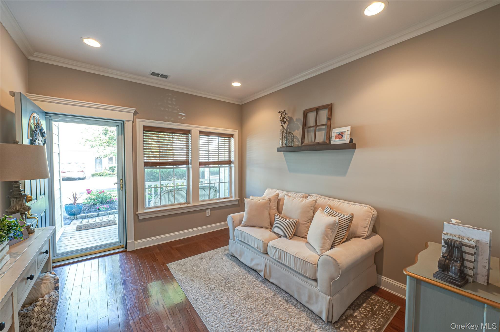 #10 photo, 403 Tracy Lane, מחוז סאפוק Patchogue , NY 11772