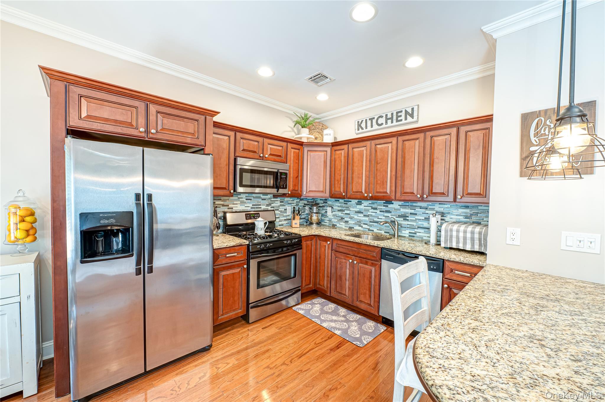 #6 photo, 403 Tracy Lane, מחוז סאפוק Patchogue , NY 11772