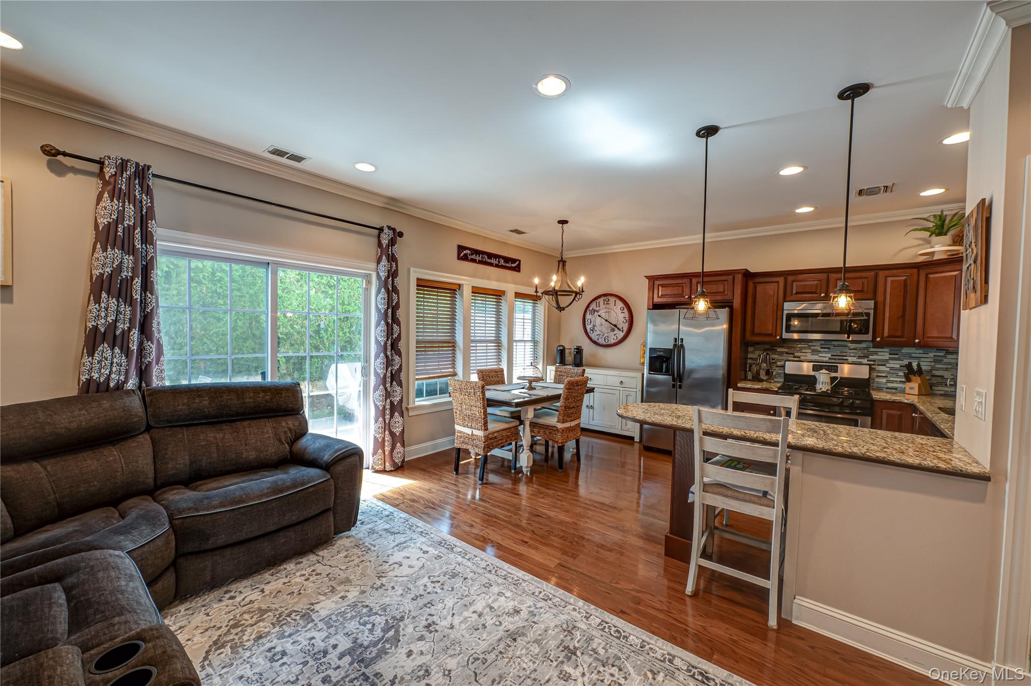 #7 photo, 403 Tracy Lane, מחוז סאפוק Patchogue , NY 11772