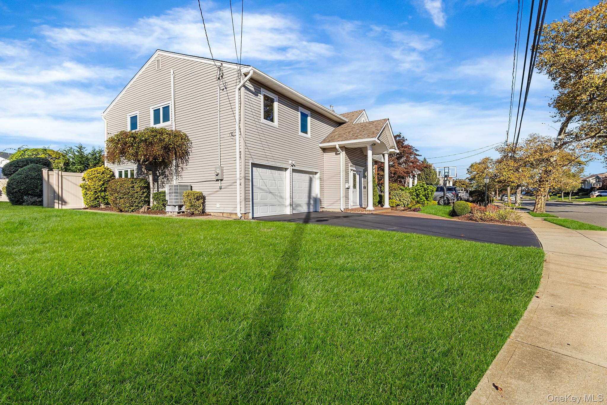 #3 photo, 3034 Bond Drive, 롱 아일랜드 Merrick , NY 11566