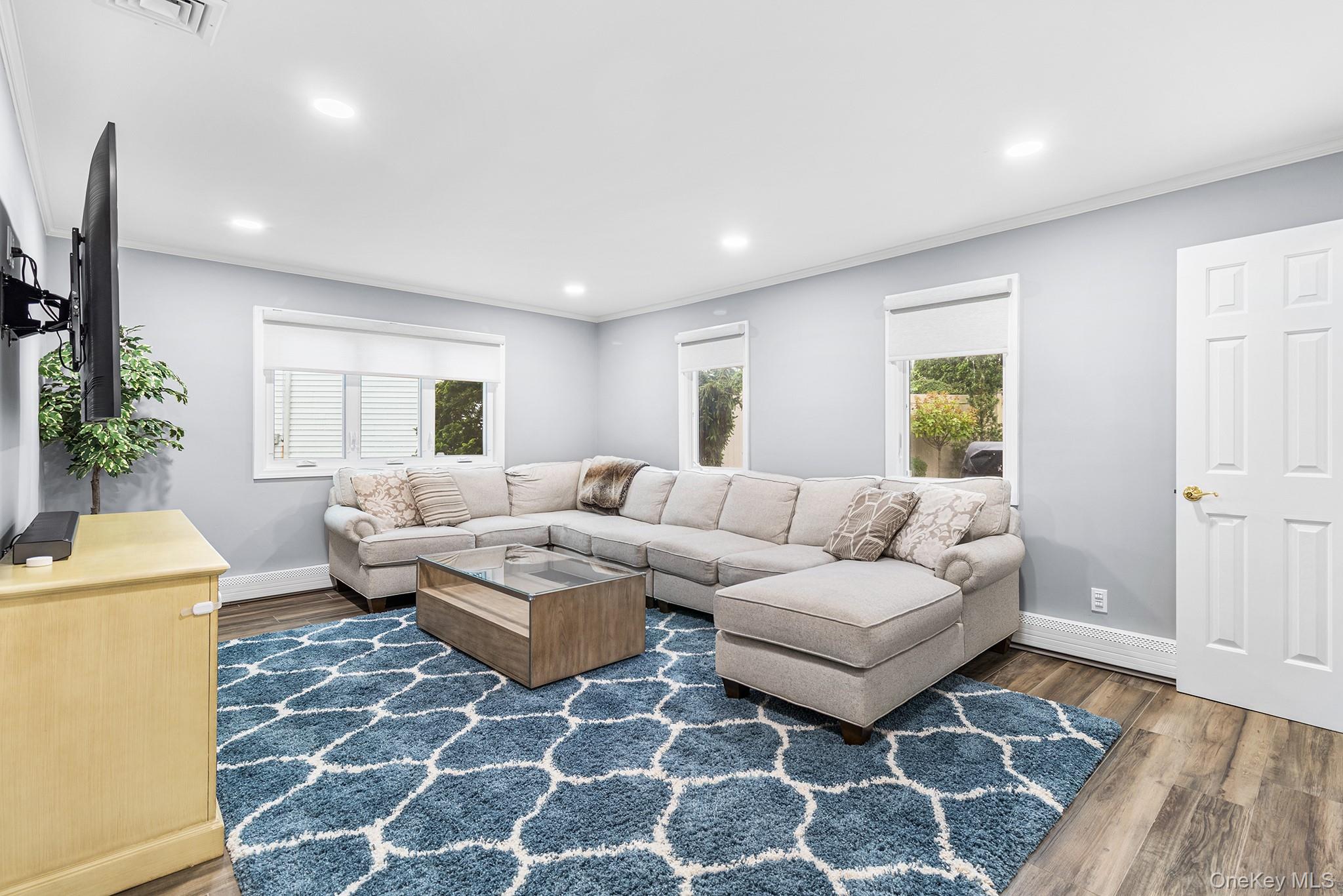 #5 photo, 3034 Bond Drive, 롱 아일랜드 Merrick , NY 11566