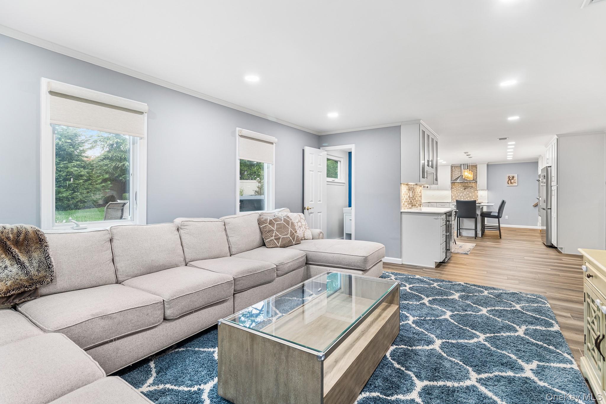 #7 photo, 3034 Bond Drive, 롱 아일랜드 Merrick , NY 11566