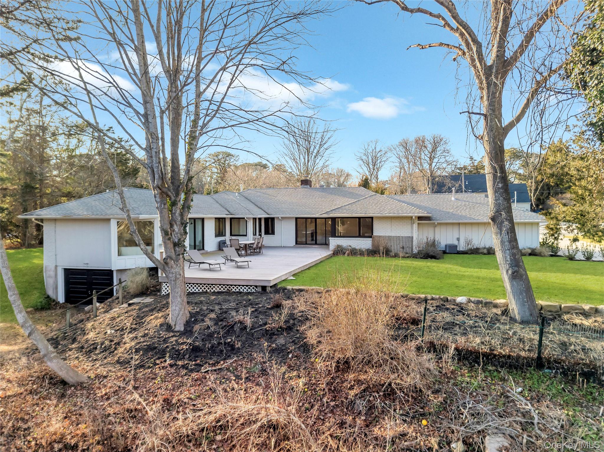#13 photo, 10 Lenape Road, Southampton , NY 11968